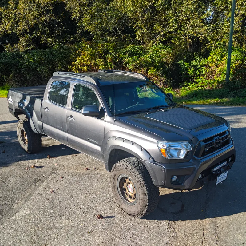 Cascadia 4x4 VSS System - 90 Watt Hood Solar Panel (Various Fitment)
